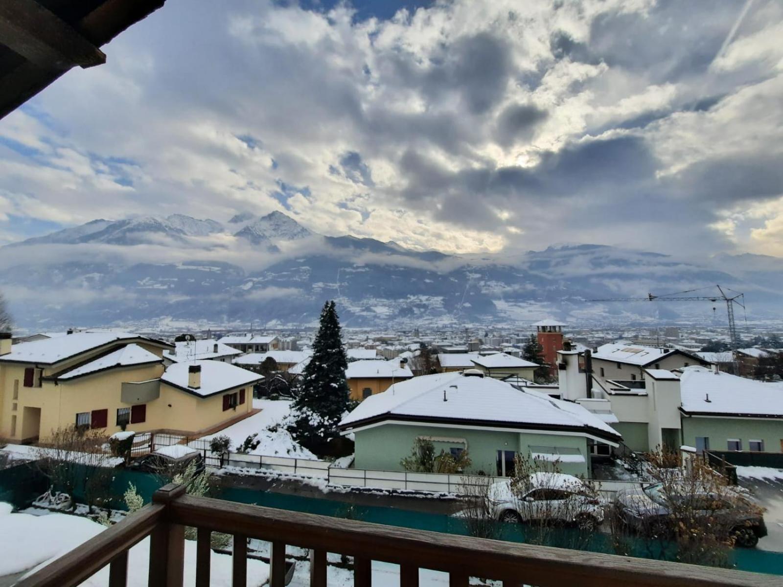 Aosta Holiday Apartments - Edelweiss Buitenkant foto