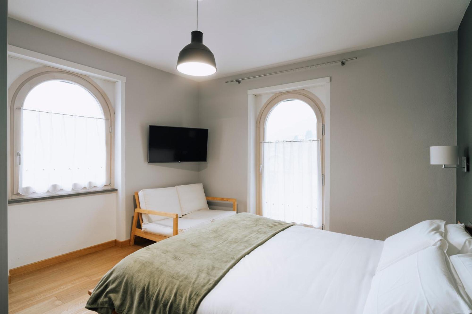 Aosta Holiday Apartments - Edelweiss Buitenkant foto