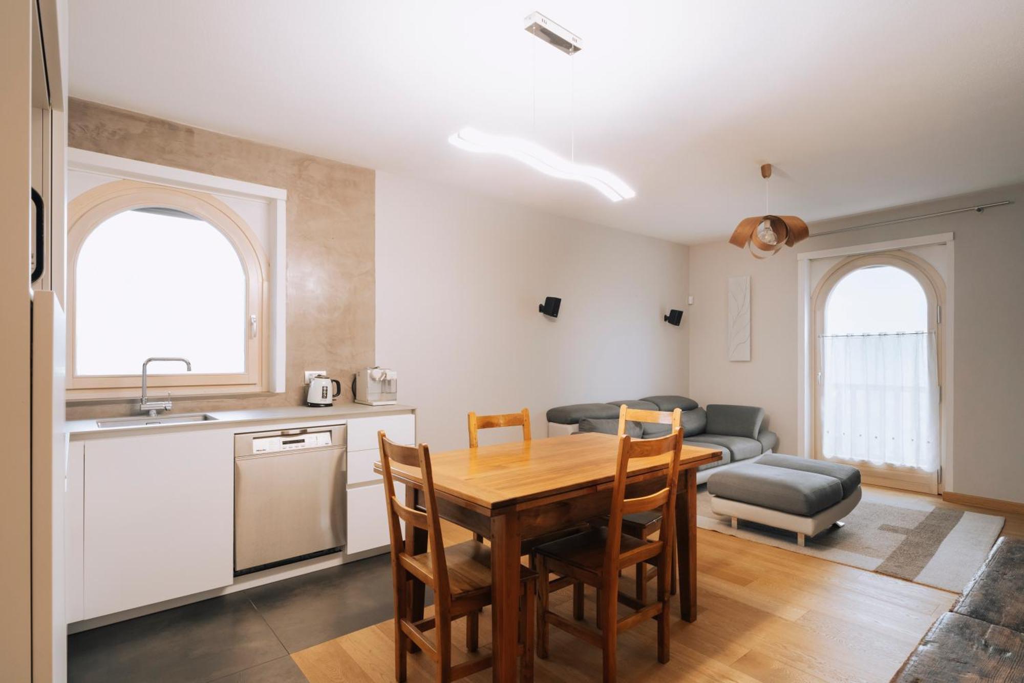 Aosta Holiday Apartments - Edelweiss Buitenkant foto