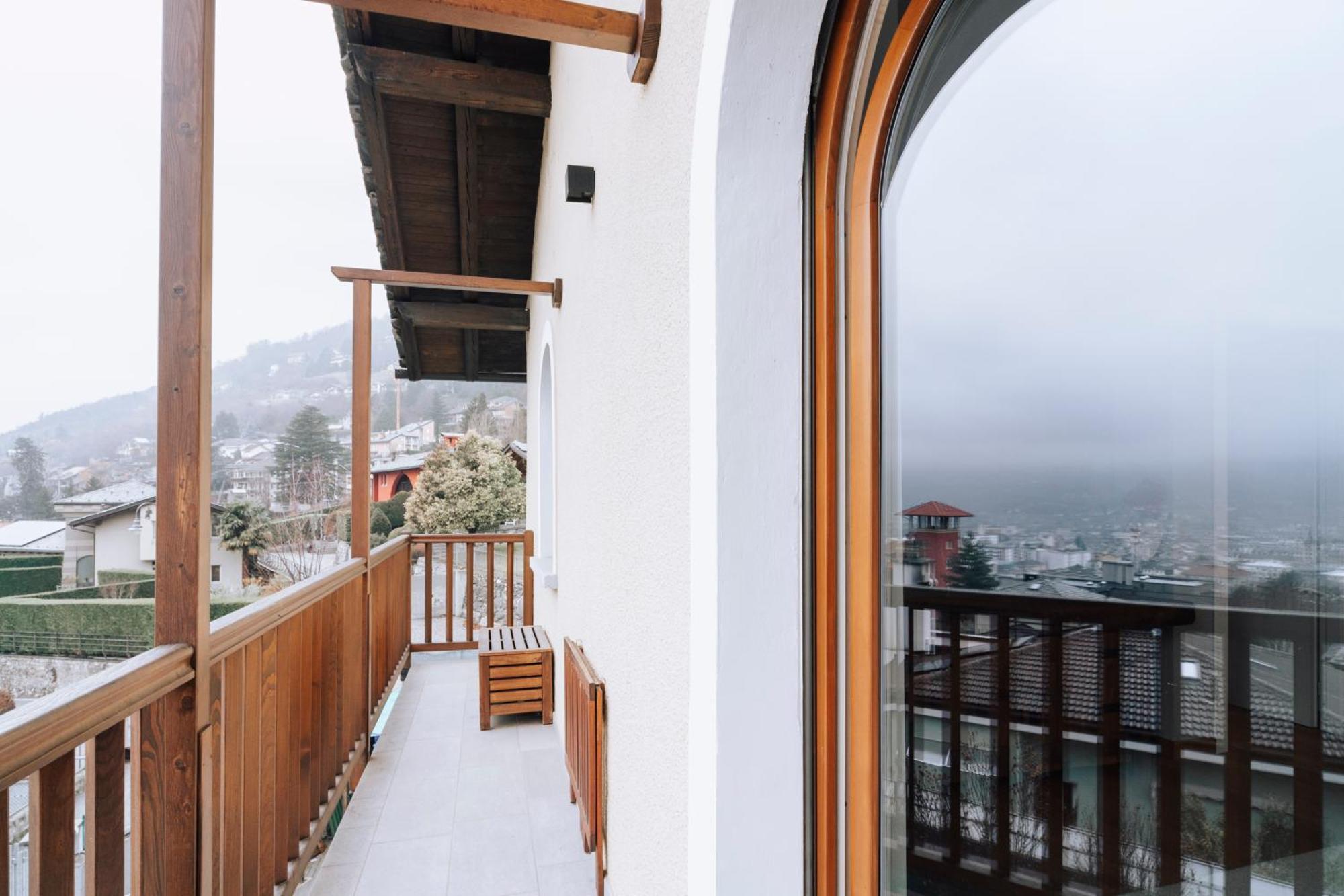 Aosta Holiday Apartments - Edelweiss Buitenkant foto