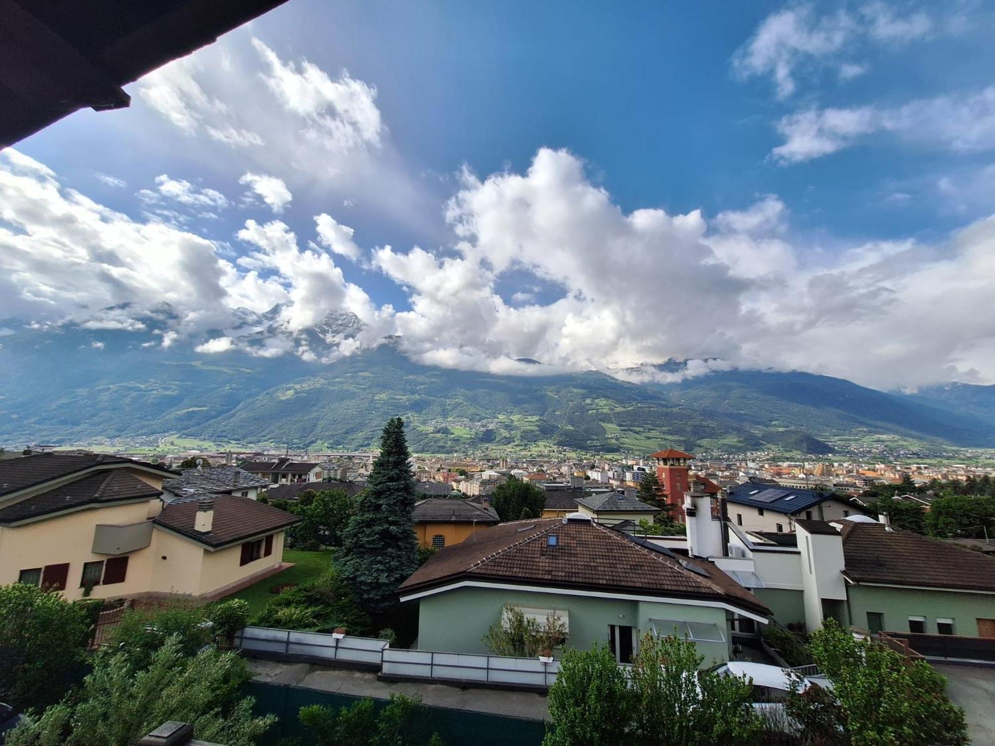 Aosta Holiday Apartments - Edelweiss Buitenkant foto